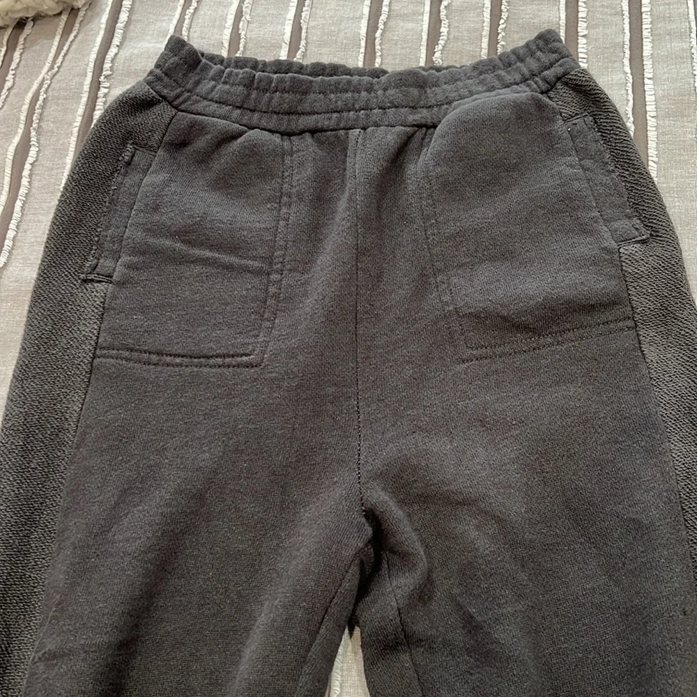 Boys size 14 Chaser gray slim fitting sweatpants